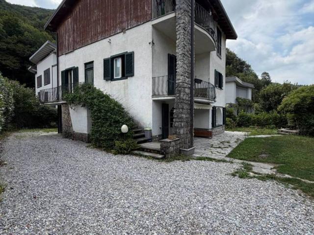 Villa Indipendente in vendita a Caravaggio, Canzo