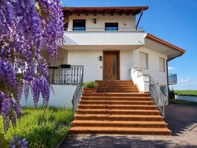 Villa Indipendente in vendita a Lido Altanea, Caorle