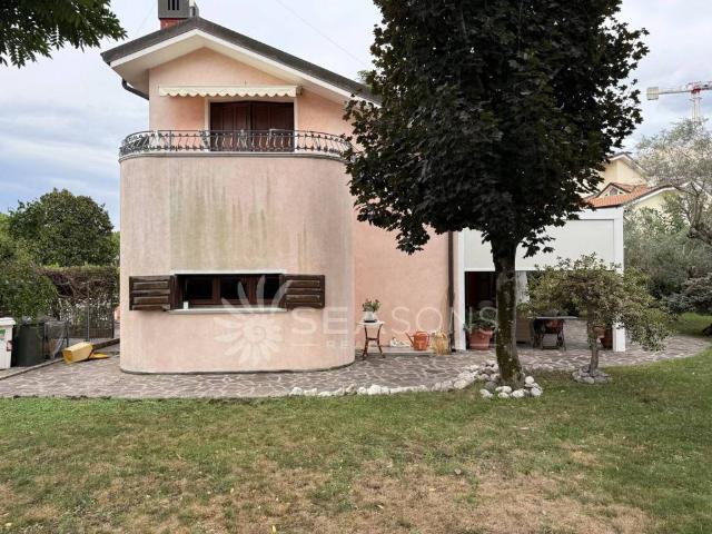 Villa Indipendente in vendita a Caorle, Venezia