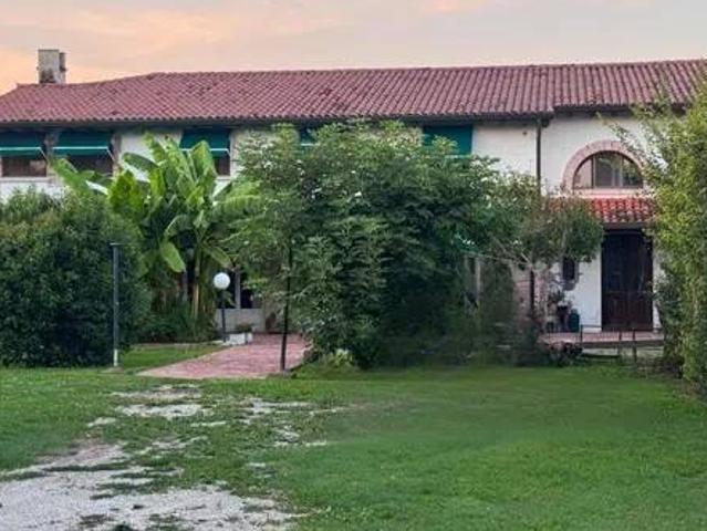 Villa Indipendente in vendita a Caorle, Venezia
