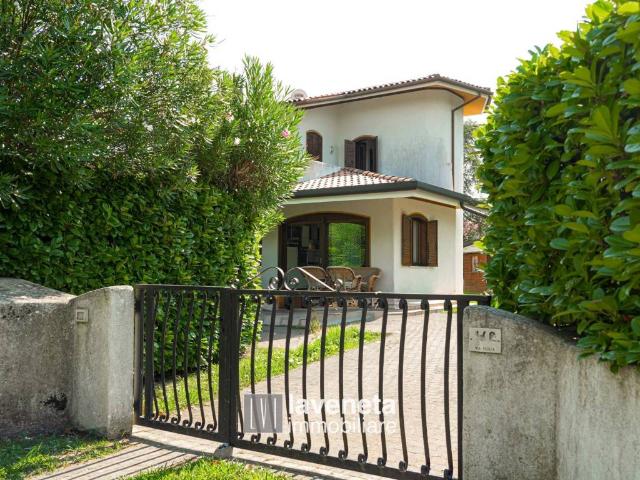 Villa Indipendente in vendita a Caorle, Veneto