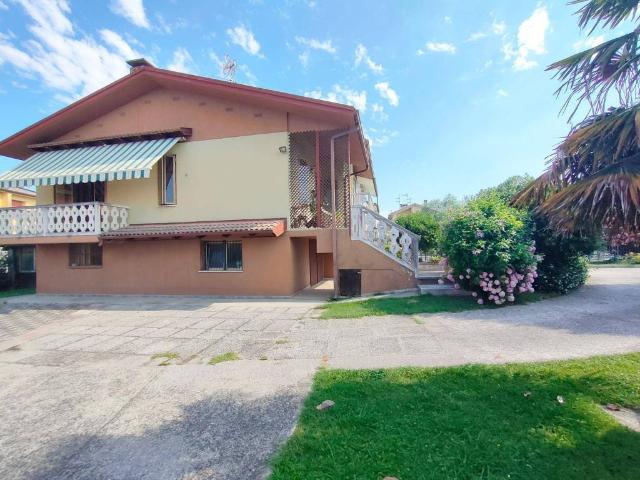 Villa Indipendente in vendita a Caorle, Veneto