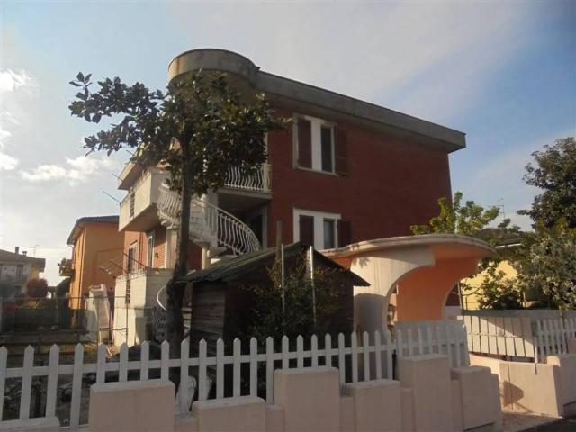 Villa Indipendente in vendita a Caorso, Reggio Emilia