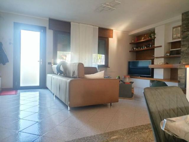 Villa Indipendente in vendita a Caorso, Reggio Emilia