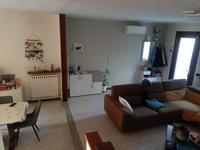 Villa Indipendente in vendita a Caorso, Reggio Emilia