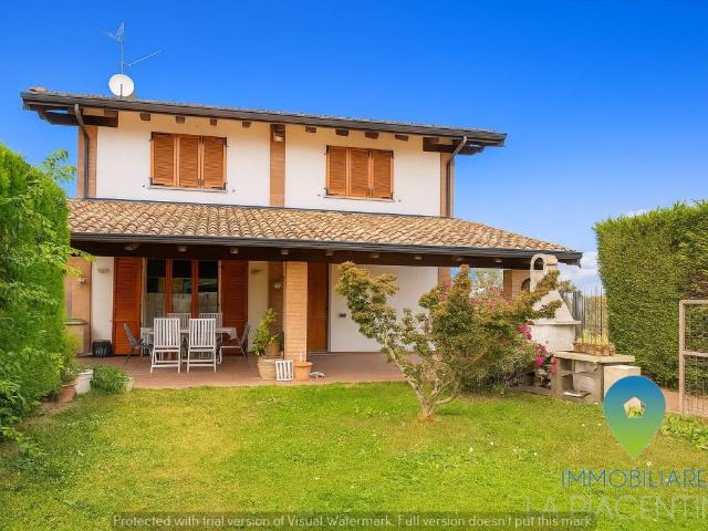 Villa Indipendente in vendita a Caorso, Reggio Emilia