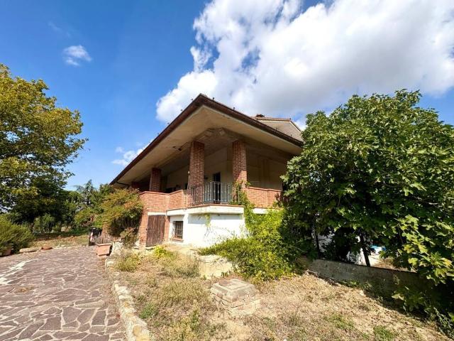 Villa Indipendente in vendita a Caorso, Piacenza