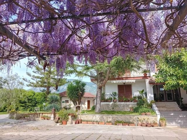 Villa Indipendente in vendita a Capaccio, Campania
