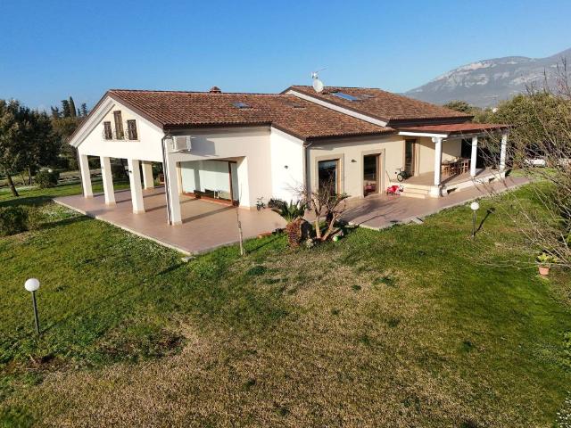 Villa Indipendente in vendita a Capaccio, Campania