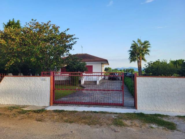 Villa Indipendente in vendita a Capaccio, Campania