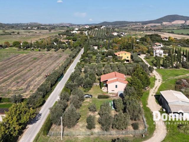 Villa Indipendente in vendita a Unione di Comuni Montani Colline del Fiora, Montalto Di Castro