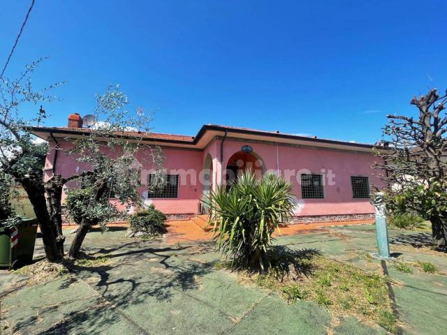 Villa Indipendente in vendita a Capannori, Toscana