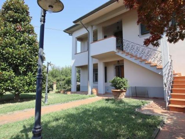 Villa Indipendente in vendita a Capannori, Toscana