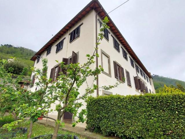 Villa Indipendente in vendita a Capannori, Toscana