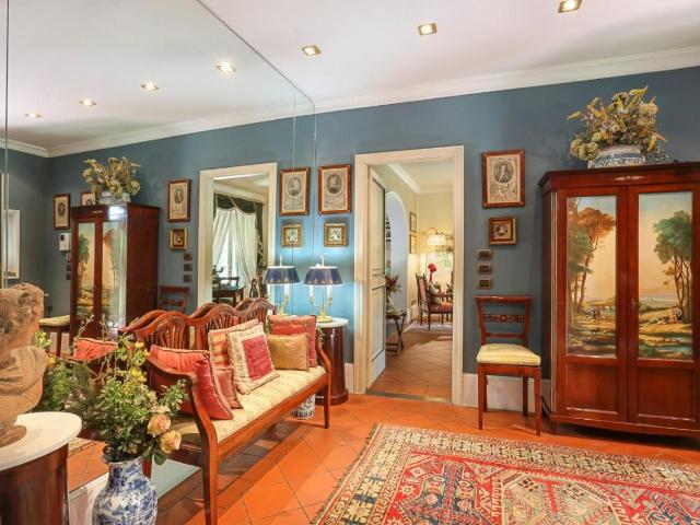 Villa Indipendente in vendita a Capannori, Toscana