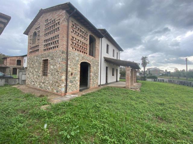 Villa Indipendente in vendita a Capannori, Toscana