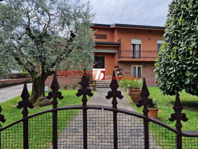 Villa Indipendente in vendita a Santa Margherita, Capannori