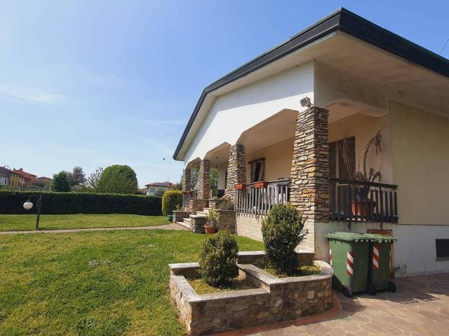 Villa Indipendente in vendita a Capannori, Toscana