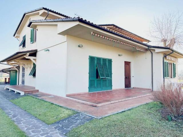 Villa Indipendente in vendita a Capannori, Toscana
