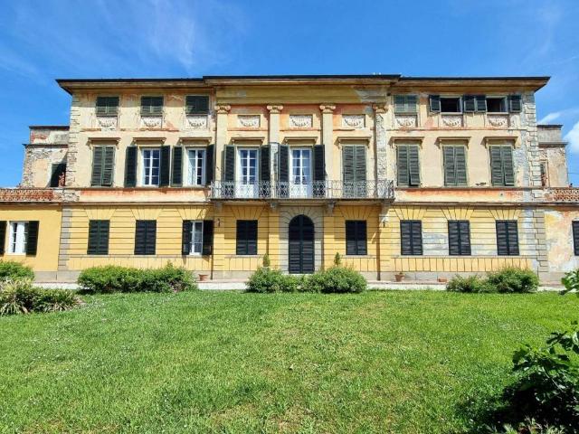 Villa Indipendente in vendita a Capannori, Toscana