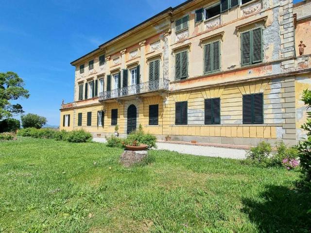 Villa Indipendente in vendita a Capannori, Toscana
