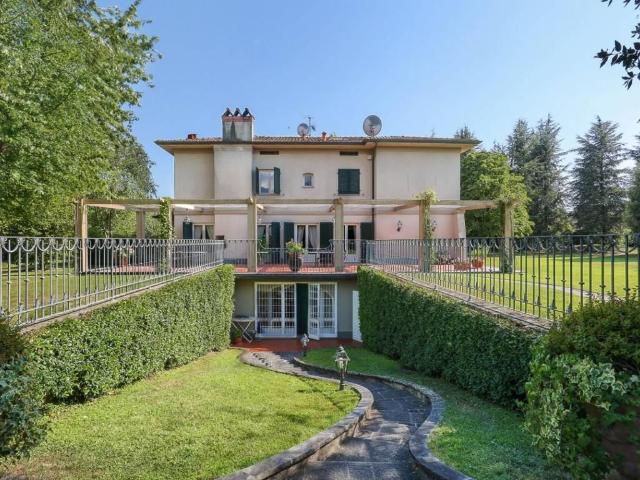 Villa Indipendente in vendita a Capannori, Toscana