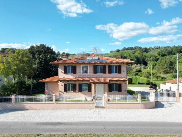 Villa Indipendente in vendita a San Ginese di Compito, Capannori