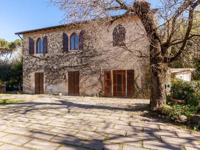 Villa Indipendente in vendita a Camigliano Santa Gemma, Capannori