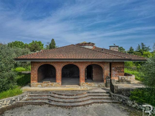 Villa Indipendente in vendita a San Colombano, Capannori