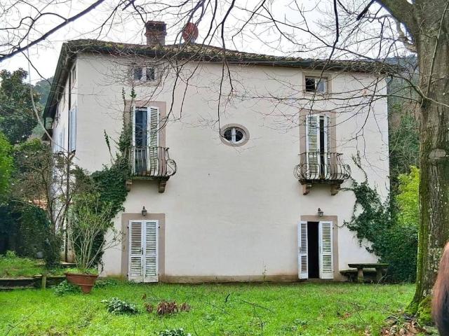 Villa Indipendente in vendita a Capannori, Toscana