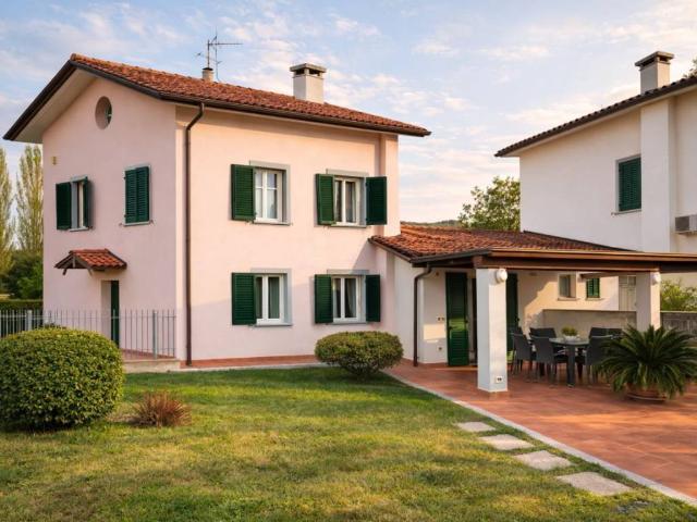 Villa Indipendente in vendita a Camigliano, Capannori