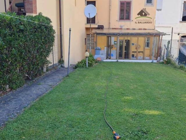 Villa Indipendente in vendita a Capannori, Toscana