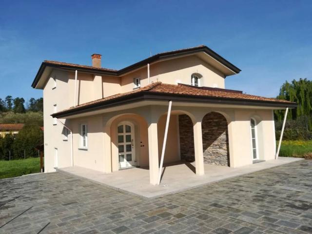 Villa Indipendente in vendita a Capannori, Toscana