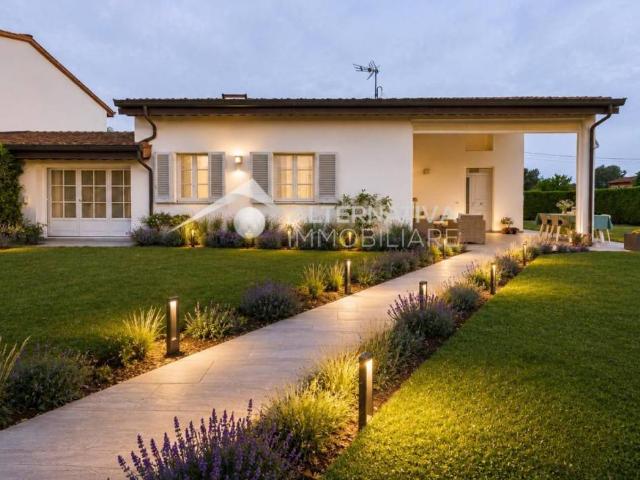Villa Indipendente in vendita a Verciano, Capannori
