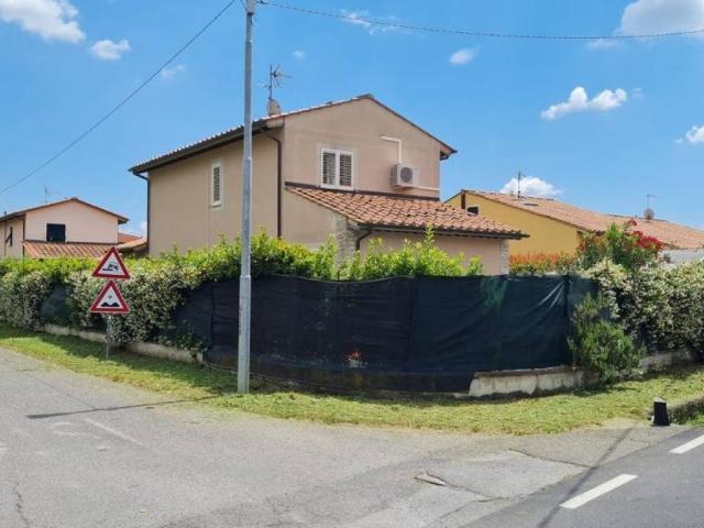 Villa Indipendente in vendita a Capannori, Toscana