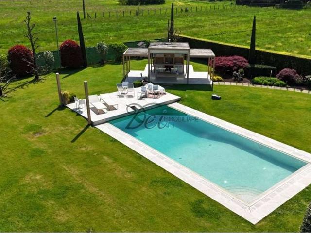 Villa Indipendente in vendita a Capannori, Toscana
