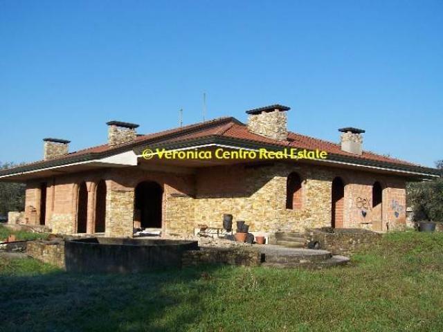 Villa Indipendente in vendita a San Colombano, Capannori
