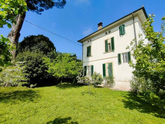 Villa Indipendente in vendita a Castelvecchio di Compito, Capannori