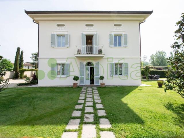 Villa Indipendente in vendita a Camigliano Santa Gemma, Capannori