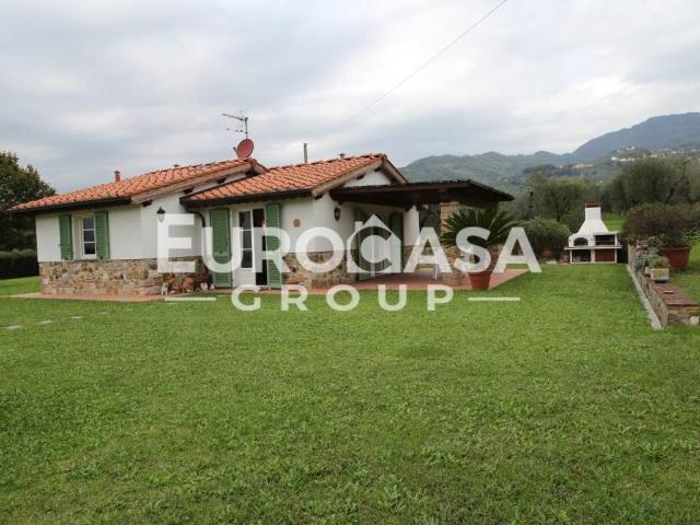 Villa Indipendente in vendita a Capannori, Toscana