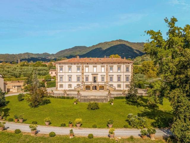 Villa Indipendente in vendita a Capannori, Toscana
