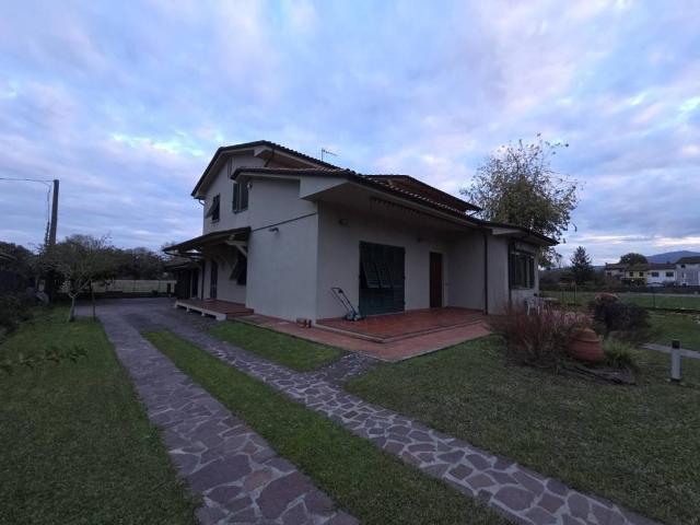 Villa Indipendente in vendita a Capannori, Toscana