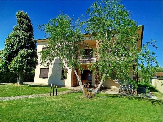 Villa Indipendente in vendita a Capannori, Toscana