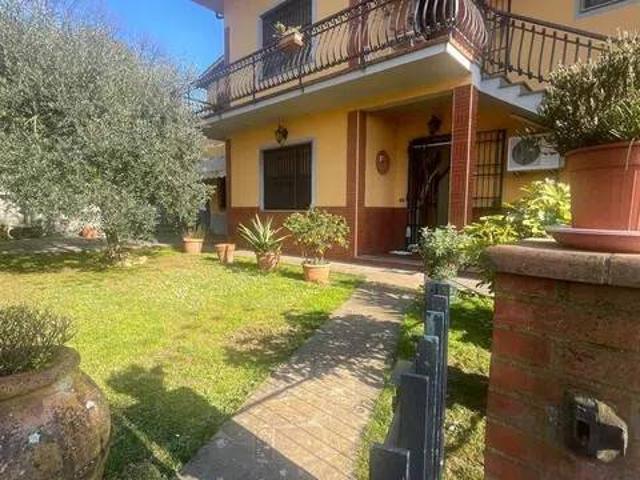 Villa Indipendente in vendita a Capannori, Toscana