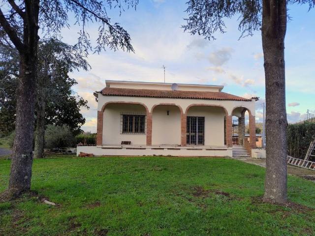 Villa Indipendente in vendita a Capannori, Toscana