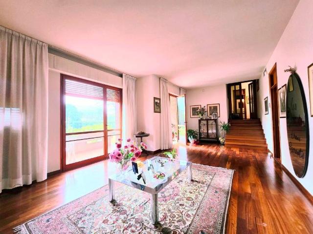 Villa Indipendente in vendita a Capannori, Toscana