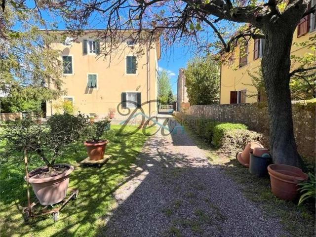 Villa Indipendente in vendita a Carraia, Capannori