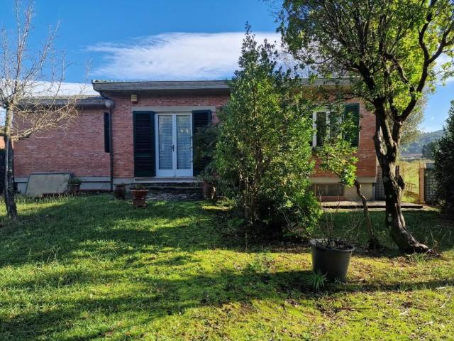 Villa Indipendente in vendita a Verciano, Capannori