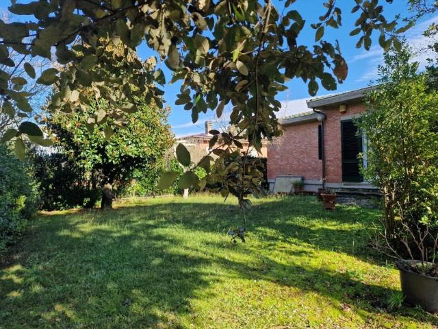 Villa Indipendente in vendita a Verciano, Capannori