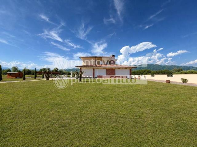 Villa Indipendente in vendita a Capannori, Toscana